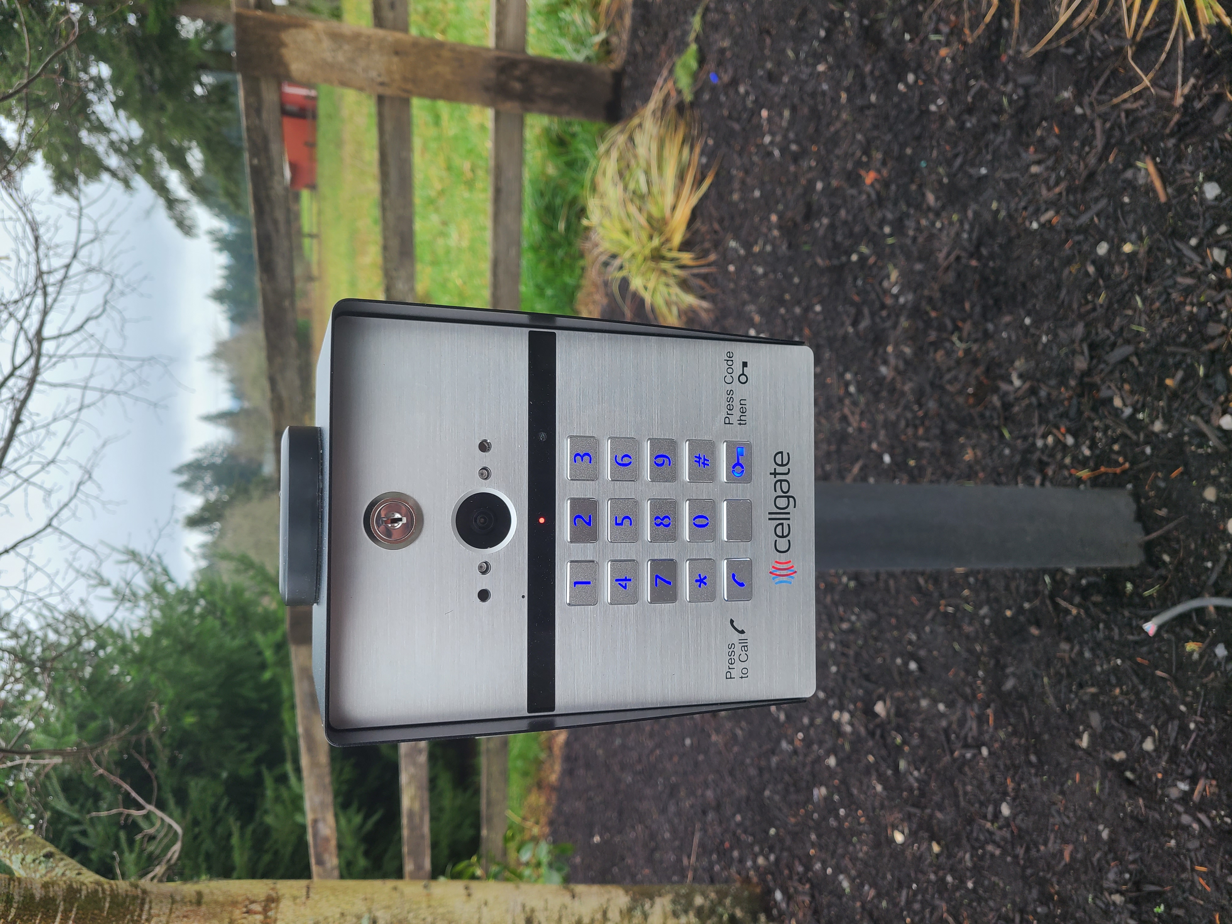 Secure Your Sanctuary: Mustang Fencing & Gates in 77031 - Image 2